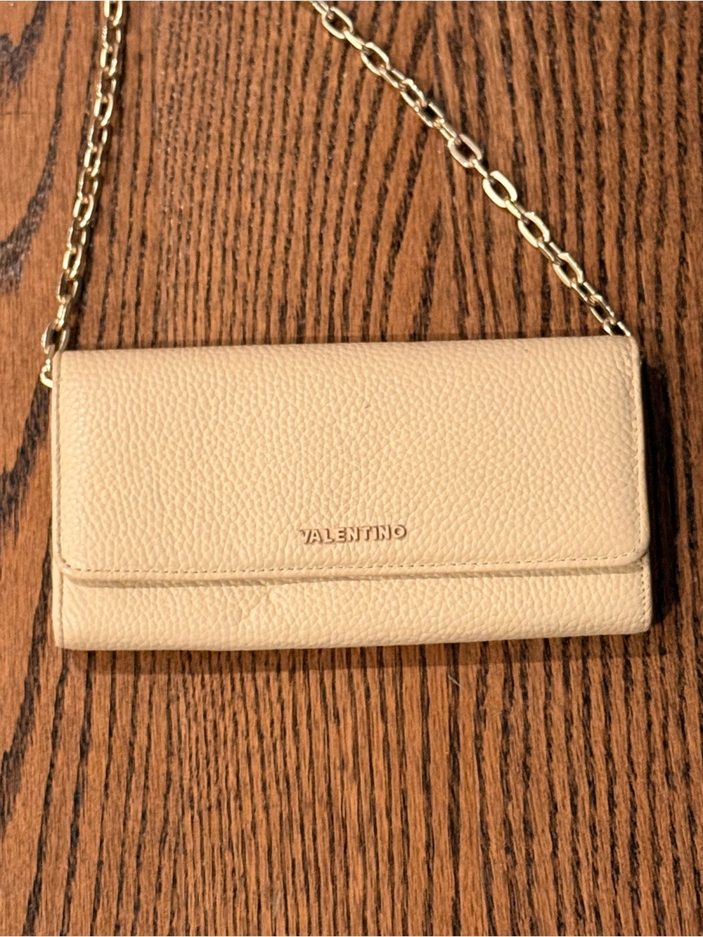 VALENTINO BY MARIO
VALENTINO Juniper Dollaro
Pebbled-Leather Wallet-On-Chain